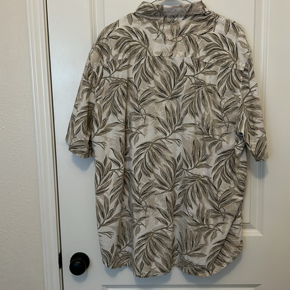 Chaps Men's Short-sleeve Crosshatch Fern Button-down Shirt - Picture 7 of 7